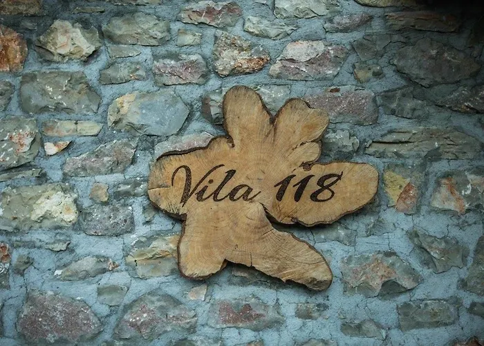 Vila118 게스트하우스 Voskopojë